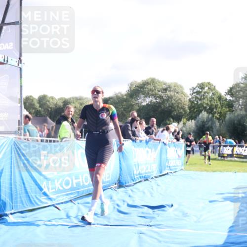 25.08.2024 - Elbe Triathlon Hamburg H.Heesch http://msf.ph/oto/6854282 25.08.2024 10:51:21 Ziel 114, 152, 157, 336 meine-sportfotos.de