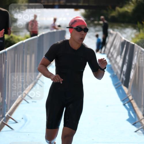 25.08.2024 - Elbe Triathlon Hamburg H.Heesch http://msf.ph/oto/6854284 25.08.2024 15:41:03 Schwimmen  meine-sportfotos.de