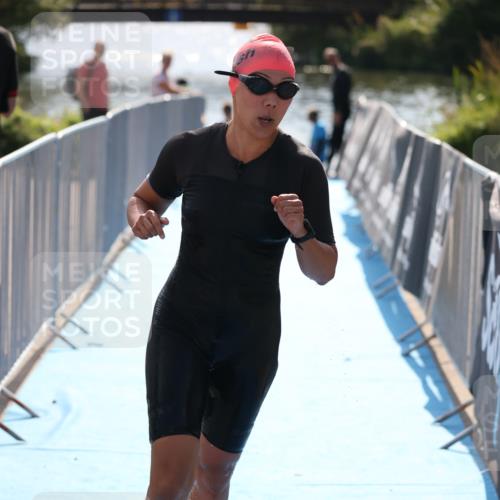 25.08.2024 - Elbe Triathlon Hamburg H.Heesch http://msf.ph/oto/6854294 25.08.2024 15:41:03 Schwimmen  meine-sportfotos.de