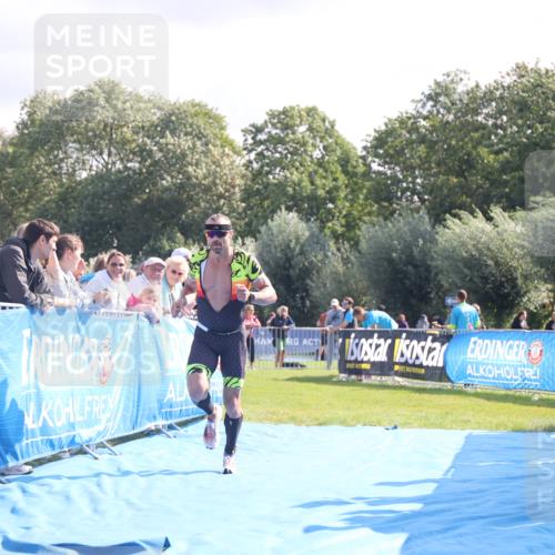 25.08.2024 - Elbe Triathlon Hamburg H.Heesch http://msf.ph/oto/6854337 25.08.2024 10:51:23 Ziel 114, 152, 157, 336 meine-sportfotos.de
