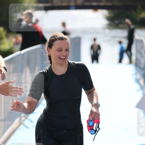 25.08.2024 - Elbe Triathlon Hamburg H.Heesch http://msf.ph/oto/6854350 25.08.2024 15:42:26 Schwimmen  meine-sportfotos.de