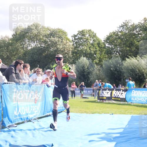 25.08.2024 - Elbe Triathlon Hamburg H.Heesch http://msf.ph/oto/6854354 25.08.2024 10:51:24 Ziel 114, 152, 157, 336 meine-sportfotos.de