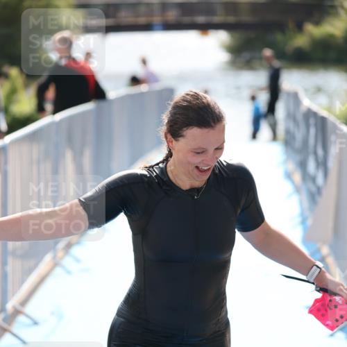25.08.2024 - Elbe Triathlon Hamburg H.Heesch http://msf.ph/oto/6854383 25.08.2024 15:42:26 Schwimmen  meine-sportfotos.de