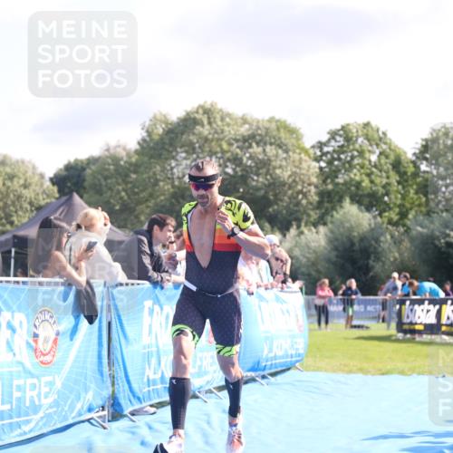 25.08.2024 - Elbe Triathlon Hamburg H.Heesch http://msf.ph/oto/6854385 25.08.2024 10:51:24 Ziel 114, 152, 157, 336 meine-sportfotos.de