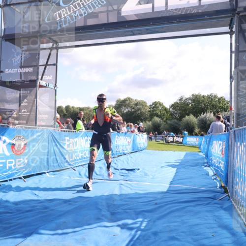 25.08.2024 - Elbe Triathlon Hamburg H.Heesch http://msf.ph/oto/6854423 25.08.2024 10:51:25 Ziel 152, 336 meine-sportfotos.de
