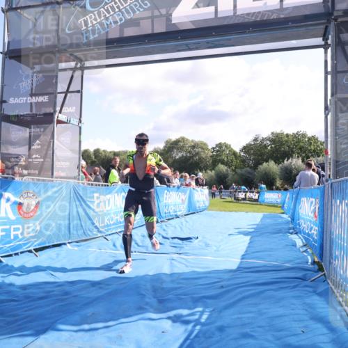 25.08.2024 - Elbe Triathlon Hamburg H.Heesch http://msf.ph/oto/6854428 25.08.2024 10:51:25 Ziel 152, 336 meine-sportfotos.de