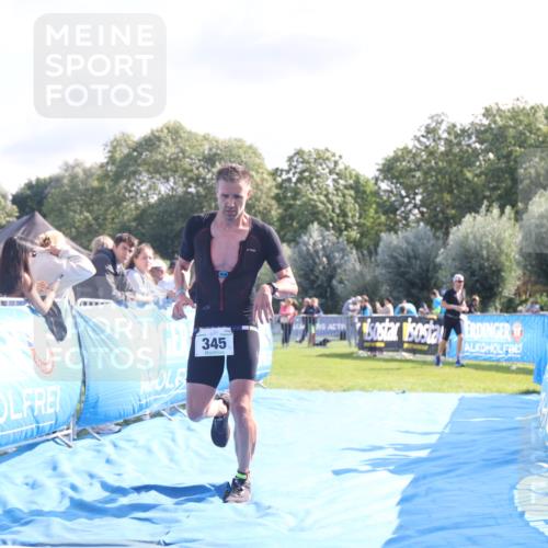 25.08.2024 - Elbe Triathlon Hamburg H.Heesch http://msf.ph/oto/6854464 25.08.2024 10:51:36 Ziel 345 meine-sportfotos.de