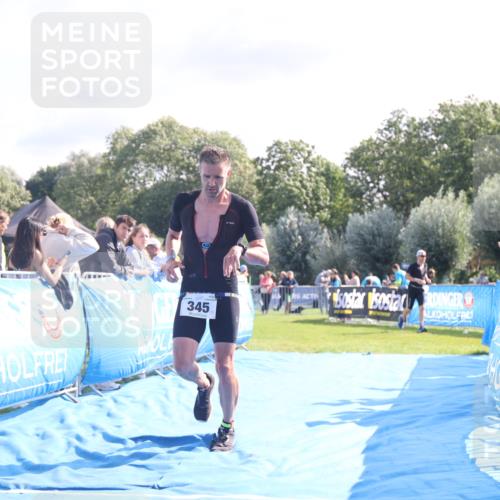 25.08.2024 - Elbe Triathlon Hamburg H.Heesch http://msf.ph/oto/6854469 25.08.2024 10:51:36 Ziel 345 meine-sportfotos.de