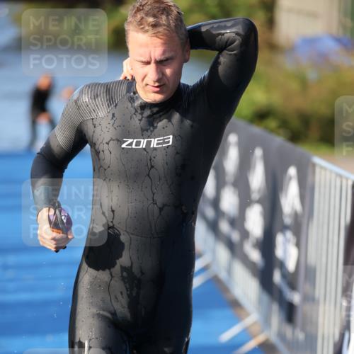 25.08.2024 - Elbe Triathlon Hamburg H.Heesch http://msf.ph/oto/6854472 25.08.2024 09:02:01 Schwimmen 135, 244, 282, 290, 385 meine-sportfotos.de