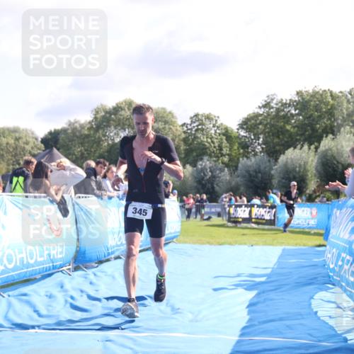 25.08.2024 - Elbe Triathlon Hamburg H.Heesch http://msf.ph/oto/6854478 25.08.2024 10:51:36 Ziel 345 meine-sportfotos.de