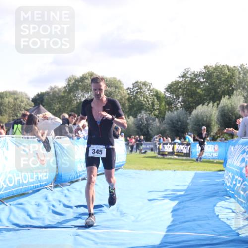 25.08.2024 - Elbe Triathlon Hamburg H.Heesch http://msf.ph/oto/6854480 25.08.2024 10:51:36 Ziel 345 meine-sportfotos.de