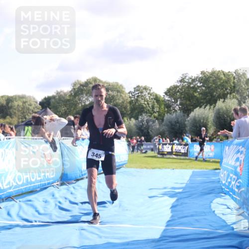25.08.2024 - Elbe Triathlon Hamburg H.Heesch http://msf.ph/oto/6854483 25.08.2024 10:51:36 Ziel 345 meine-sportfotos.de