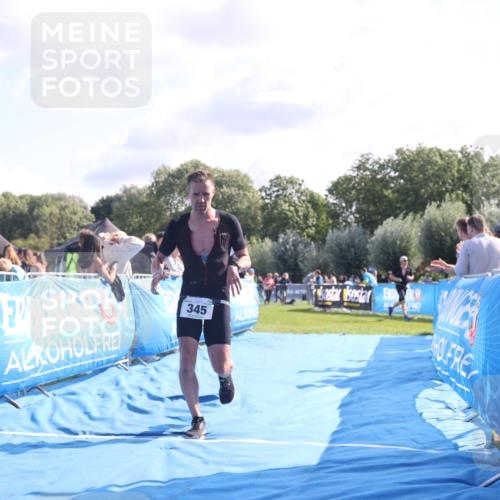 25.08.2024 - Elbe Triathlon Hamburg H.Heesch http://msf.ph/oto/6854486 25.08.2024 10:51:36 Ziel 345 meine-sportfotos.de