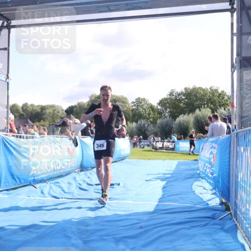 25.08.2024 - Elbe Triathlon Hamburg H.Heesch http://msf.ph/oto/6854502 25.08.2024 10:51:36 Ziel 345 meine-sportfotos.de