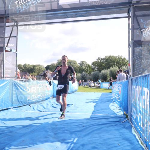 25.08.2024 - Elbe Triathlon Hamburg H.Heesch http://msf.ph/oto/6854511 25.08.2024 10:51:36 Ziel 345 meine-sportfotos.de