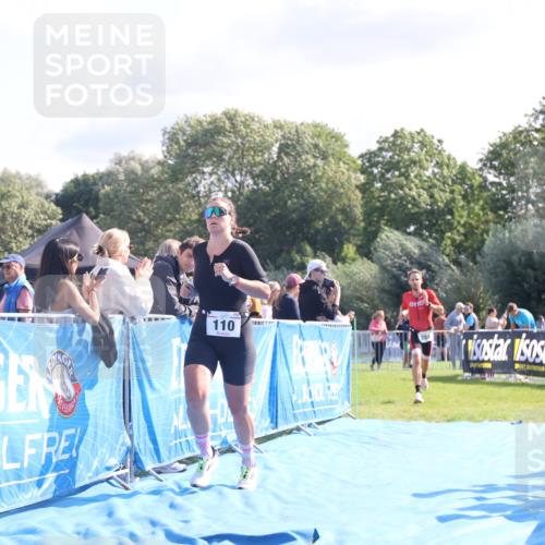 25.08.2024 - Elbe Triathlon Hamburg H.Heesch http://msf.ph/oto/6854540 25.08.2024 10:51:49 Ziel 110, 284 meine-sportfotos.de