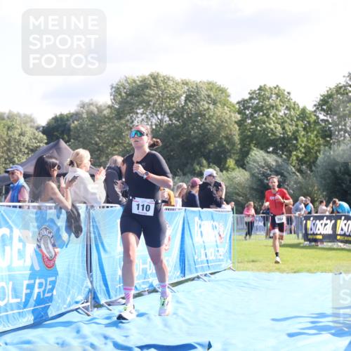 25.08.2024 - Elbe Triathlon Hamburg H.Heesch http://msf.ph/oto/6854546 25.08.2024 10:51:49 Ziel 110, 284 meine-sportfotos.de