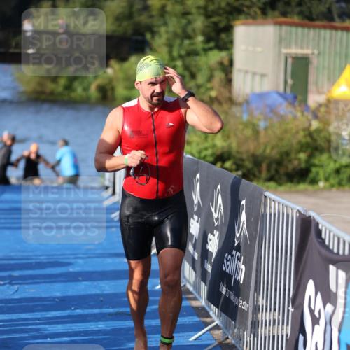 25.08.2024 - Elbe Triathlon Hamburg H.Heesch http://msf.ph/oto/6854548 25.08.2024 09:02:44 Schwimmen 217, 305 meine-sportfotos.de