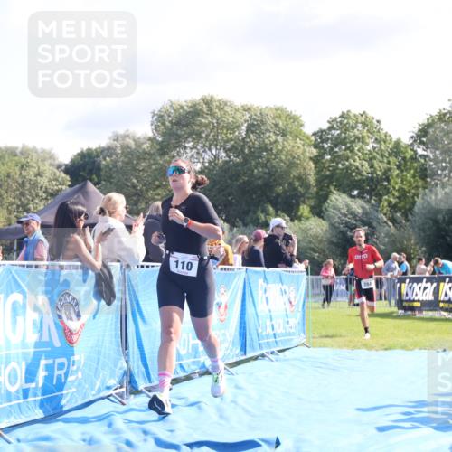 25.08.2024 - Elbe Triathlon Hamburg H.Heesch http://msf.ph/oto/6854549 25.08.2024 10:51:49 Ziel 110, 284 meine-sportfotos.de
