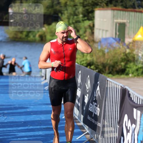 25.08.2024 - Elbe Triathlon Hamburg H.Heesch http://msf.ph/oto/6854554 25.08.2024 09:02:44 Schwimmen 217, 305 meine-sportfotos.de
