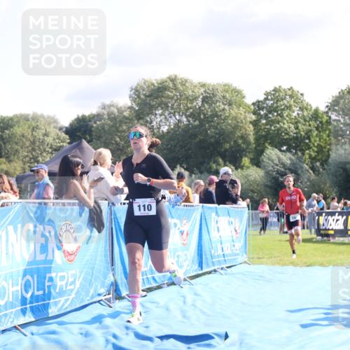 25.08.2024 - Elbe Triathlon Hamburg H.Heesch http://msf.ph/oto/6854555 25.08.2024 10:51:49 Ziel 110, 284 meine-sportfotos.de