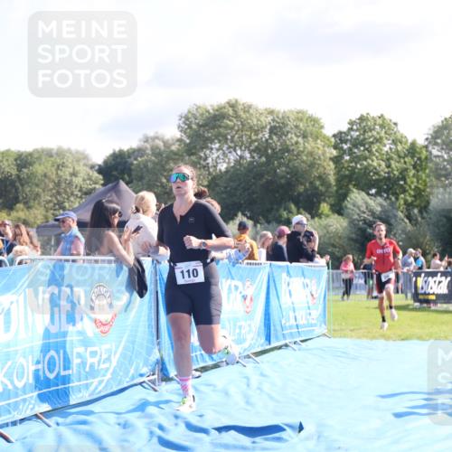 25.08.2024 - Elbe Triathlon Hamburg H.Heesch http://msf.ph/oto/6854558 25.08.2024 10:51:49 Ziel 110, 284 meine-sportfotos.de