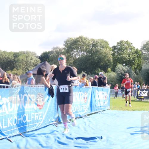 25.08.2024 - Elbe Triathlon Hamburg H.Heesch http://msf.ph/oto/6854561 25.08.2024 10:51:49 Ziel 110, 284 meine-sportfotos.de