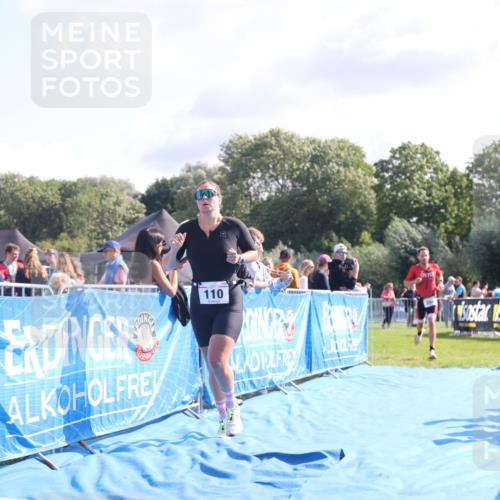 25.08.2024 - Elbe Triathlon Hamburg H.Heesch http://msf.ph/oto/6854566 25.08.2024 10:51:49 Ziel 110, 284 meine-sportfotos.de