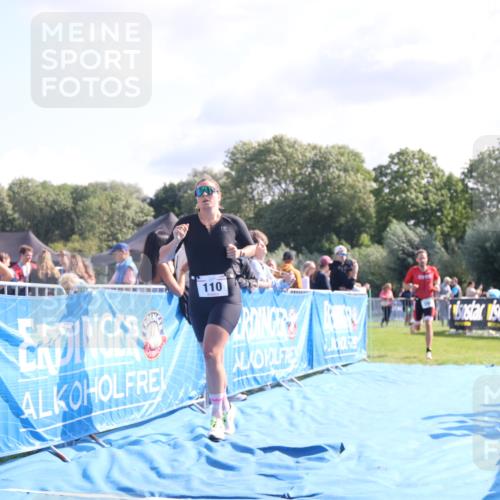 25.08.2024 - Elbe Triathlon Hamburg H.Heesch http://msf.ph/oto/6854570 25.08.2024 10:51:49 Ziel 110, 284 meine-sportfotos.de