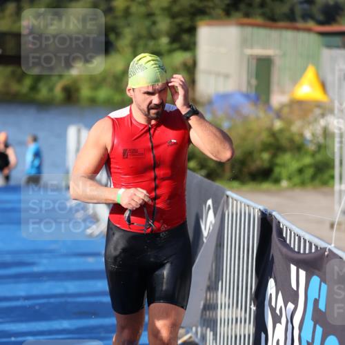25.08.2024 - Elbe Triathlon Hamburg H.Heesch http://msf.ph/oto/6854572 25.08.2024 09:02:44 Schwimmen 217, 305 meine-sportfotos.de