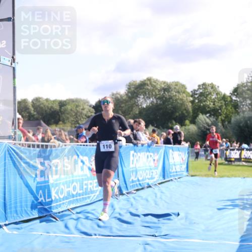 25.08.2024 - Elbe Triathlon Hamburg H.Heesch http://msf.ph/oto/6854580 25.08.2024 10:51:49 Ziel 110, 284 meine-sportfotos.de
