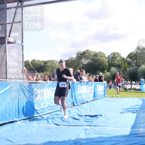 25.08.2024 - Elbe Triathlon Hamburg H.Heesch http://msf.ph/oto/6854588 25.08.2024 10:51:49 Ziel 110, 284 meine-sportfotos.de