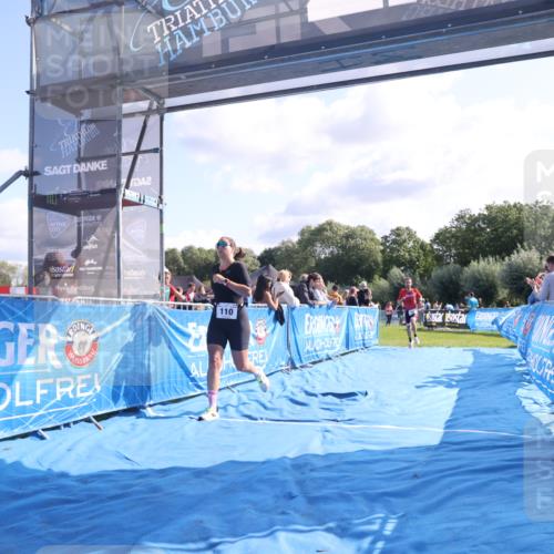 25.08.2024 - Elbe Triathlon Hamburg H.Heesch http://msf.ph/oto/6854608 25.08.2024 10:51:50 Ziel 110, 284 meine-sportfotos.de