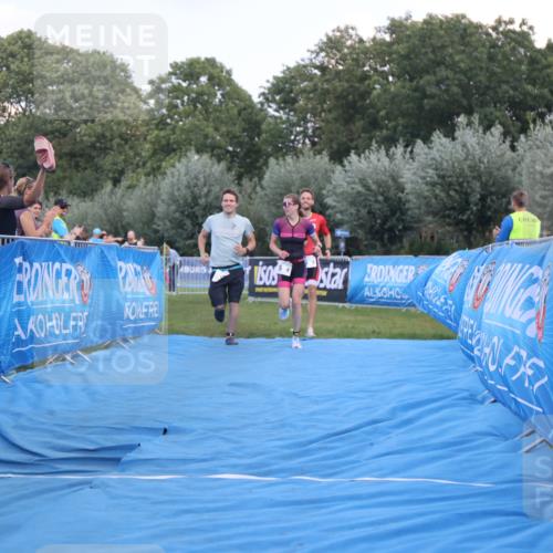 25.08.2024 - Elbe Triathlon Hamburg H.Heesch http://msf.ph/oto/6854679 25.08.2024 16:07:12 Ziel  meine-sportfotos.de