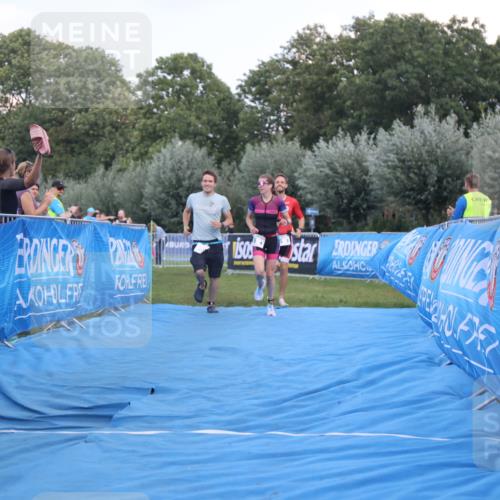25.08.2024 - Elbe Triathlon Hamburg H.Heesch http://msf.ph/oto/6854683 25.08.2024 16:07:12 Ziel  meine-sportfotos.de