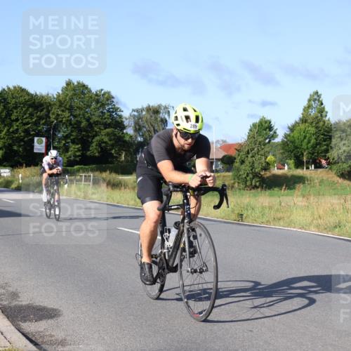 25.08.2024 - Elbe Triathlon Hamburg Fuchs,  Jonas http://msf.ph/oto/6854694 25.08.2024 09:17:44 Radfahren 1851, 289, 323, 265 meine-sportfotos.de