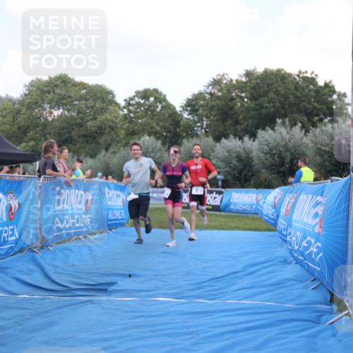 25.08.2024 - Elbe Triathlon Hamburg H.Heesch http://msf.ph/oto/6854696 25.08.2024 16:07:13 Ziel  meine-sportfotos.de