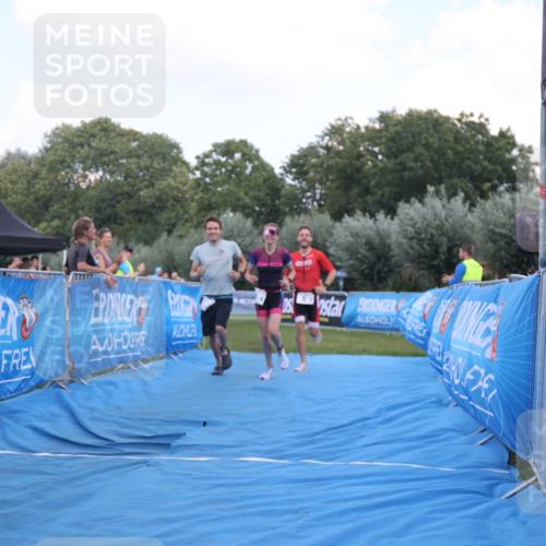 25.08.2024 - Elbe Triathlon Hamburg H.Heesch http://msf.ph/oto/6854701 25.08.2024 16:07:13 Ziel  meine-sportfotos.de