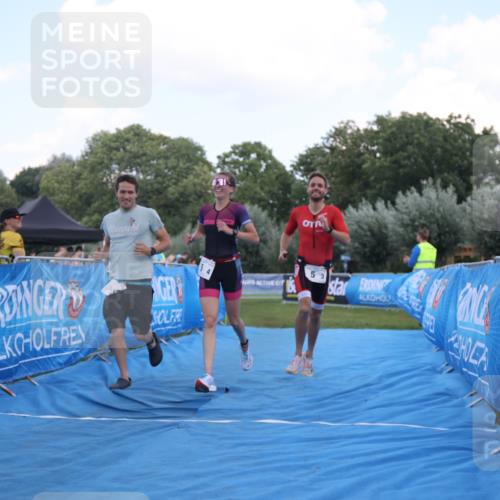 25.08.2024 - Elbe Triathlon Hamburg H.Heesch http://msf.ph/oto/6854706 25.08.2024 16:07:15 Ziel  meine-sportfotos.de