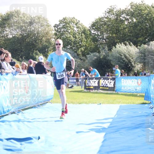 25.08.2024 - Elbe Triathlon Hamburg H.Heesch http://msf.ph/oto/6854713 25.08.2024 10:51:59 Ziel 235, 284 meine-sportfotos.de