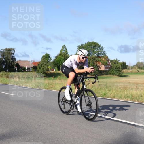 25.08.2024 - Elbe Triathlon Hamburg Fuchs,  Jonas http://msf.ph/oto/6854714 25.08.2024 09:17:46 Radfahren 1851, 289, 323, 265 meine-sportfotos.de