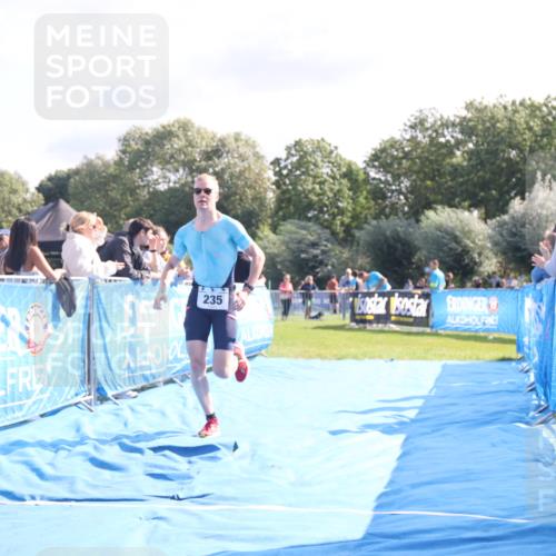 25.08.2024 - Elbe Triathlon Hamburg H.Heesch http://msf.ph/oto/6854720 25.08.2024 10:51:59 Ziel 235, 284 meine-sportfotos.de