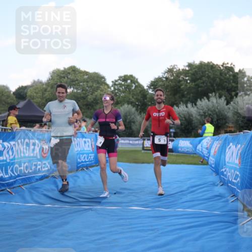 25.08.2024 - Elbe Triathlon Hamburg H.Heesch http://msf.ph/oto/6854724 25.08.2024 16:07:15 Ziel  meine-sportfotos.de