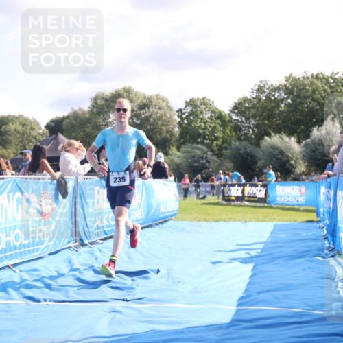 25.08.2024 - Elbe Triathlon Hamburg H.Heesch http://msf.ph/oto/6854743 25.08.2024 10:52:00 Ziel 235 meine-sportfotos.de