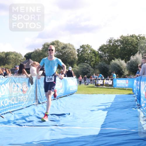 25.08.2024 - Elbe Triathlon Hamburg H.Heesch http://msf.ph/oto/6854745 25.08.2024 10:52:00 Ziel 235 meine-sportfotos.de