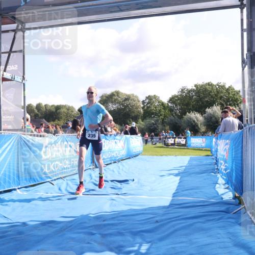 25.08.2024 - Elbe Triathlon Hamburg H.Heesch http://msf.ph/oto/6854769 25.08.2024 10:52:00 Ziel 235 meine-sportfotos.de
