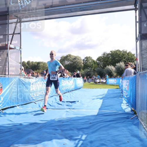25.08.2024 - Elbe Triathlon Hamburg H.Heesch http://msf.ph/oto/6854774 25.08.2024 10:52:00 Ziel 235 meine-sportfotos.de