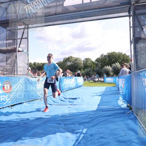 25.08.2024 - Elbe Triathlon Hamburg H.Heesch http://msf.ph/oto/6854785 25.08.2024 10:52:00 Ziel 235 meine-sportfotos.de