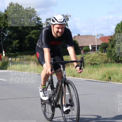 25.08.2024 - Elbe Triathlon Hamburg Fuchs,  Jonas http://msf.ph/oto/6854807 25.08.2024 10:37:33 Radfahren 660, 767, 700, 611, 569, 652, 639 meine-sportfotos.de