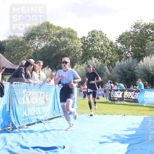 25.08.2024 - Elbe Triathlon Hamburg H.Heesch http://msf.ph/oto/6854812 25.08.2024 10:52:28 Ziel 137, 396 meine-sportfotos.de